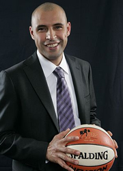 Women's basketball league trainer